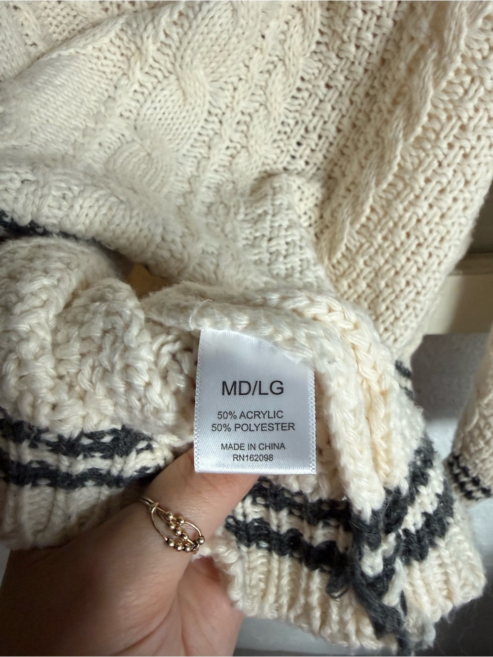 Taylor Swift: Folklore Cream Cable Knit Cardigan with Blue Trim and Stars - Picture 6 of 8